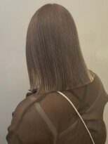 ミルクティーベージュカラー長めボブ切りっぱなしピンクベージュ