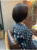 おさまり抜群ミディアムボブ