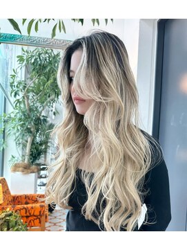 ルーヴェ(LOWE) 【AYANO】5/ バレイヤージュブリーチ3回以上/ホワイトブロンド