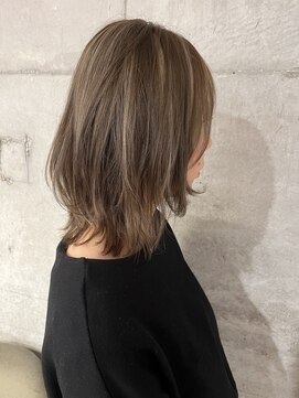 アヴァンス 光明池店(AVANCE.) ミディアムレイヤーウルフ