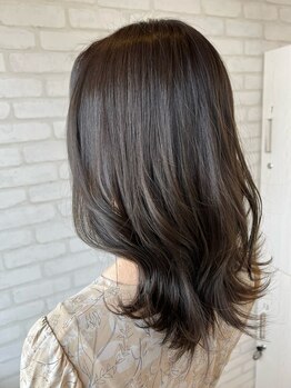 アイコニック 豊田店(ICONIQ)の写真/大人女性にオススメのレイヤーカット☆“似合わせ”を追求したカット技術で、一人一人に合わせたスタイルに