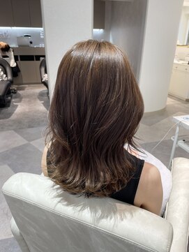 エミィ(emii.) くびれヘア/ミディアムレイヤー/レイヤーカット