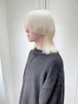 ミュー(Mu) ウルフカット　ホワイトブリーチ