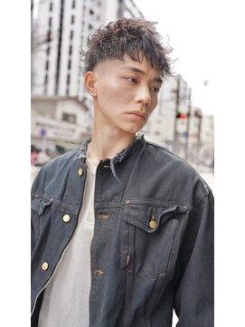 ロミーオム 本厚木(ROMMY. Homme) 刈り上げツーブロック束感ショートメンズヘア