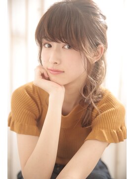 パティオンツー(PATIONN2) お手軽ヘアアレンジフィッシュボーン×くるりんぱほぐしスタイル