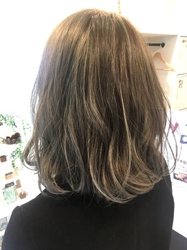 ロイ(Roy) 【ベージュ系バレイヤージュ♪】