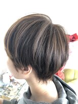 ヘアーライフ コラボ(hair life Colabo)&nbsp;束感カラーが決め手の立体感ショートヘア