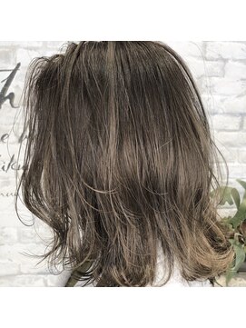 ウル(uLu.) 【白髪ぼかし】大人ハイライト☆