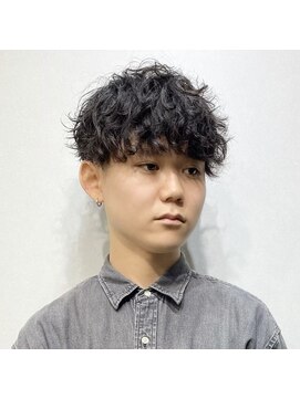 ハク(haku.) 前下がりマッシュ ソフトツイストパーマ