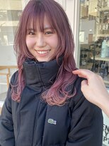 ヘアデザイン ソラ(Sola) ふんわりネオウルフカット+ウェーブ×柔らかペールピンク