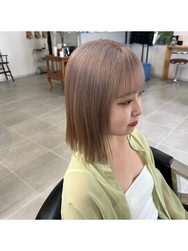 O ピンクベージュカラー×すっきり軽め艶髪ボブ