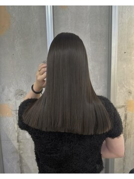 イオエ 梅田(ioe) ミルクティーベージュ/レイヤーボブ /髪質改善/縮毛矯正