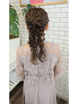 リール(THE RIRE.) ＊THERIRE. 編みおろしツインアレンジ＊