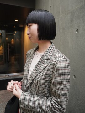 カシ 中目黒(CASI) ミントブラウンで地毛風ブラウンカラーとコンパクトボブ