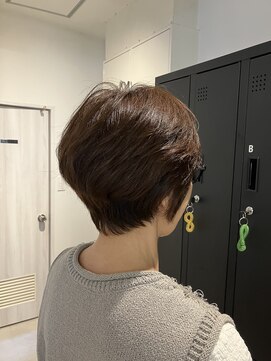 大人ショート×柔らかべージュブラウン