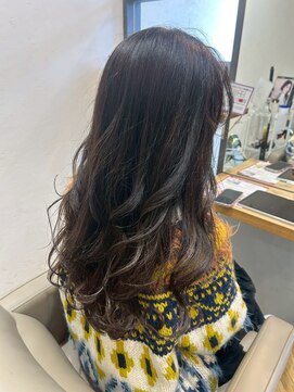 ヘア ルーナ バイ アプリーレ(hair lune by Aprire) ゆるふわウェーブ巻きロングヘア×透明感ダークグレージュ