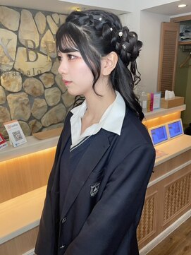 ラックスビー マハロ 江坂駅前店(LUXBE MAHALO) 編み込みくるみちゃんヘア 卒業式 ヘアアレンジ