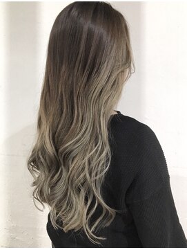 ステア ケース(stair case) 外国人風☆グレージュグラデーション