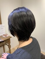 ユーネリー(U-NERY)&nbsp;ツヤのあるショートスタイル