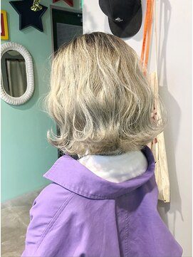 ヴィレッタ(VIRETTA) ホワイトシルバー×グラデーション