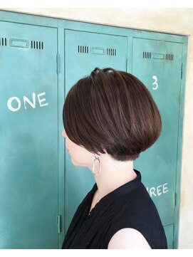 アウルヘアー(owl hair) 刈り上げ女子