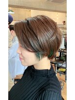 ポリフィッシュ(POLIFISH)&nbsp;インナーカラーイヤリングカラーカーキグリーンショートボブ