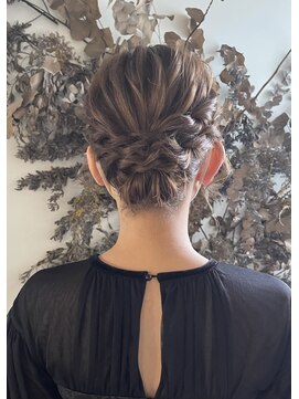 アゴーグ(agog) chignon☆