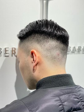 リバティシェアバーバー 銀座2nd(LIBERTY SHARE BARBER) スキンフェードコテパーマ濡れパンマッシュパーマ[銀座<理容室>]