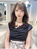 セミロングレイヤーカット／ひし形シルエット前髪顔まわりカット