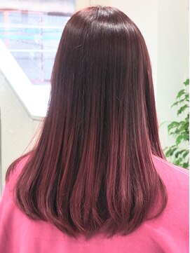 モッチ(mocci) ブリーチカラーレッド　レイヤースタイル