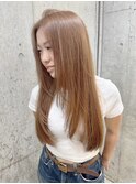 ミディアムレイヤーくびれミルクティーベージュハイトーンカラー