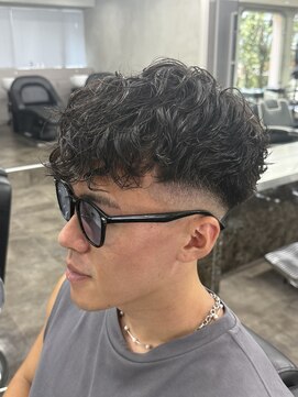 ニコ トウキョウ ロジック(nico TOKYO Logic) スペインカール/スキンフェード/フェードカット/メンズ