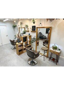 2席だけの空間で、ゆったりとした時間を過ごして頂けます☆落ち着いた店内の雰囲気が魅力♪