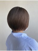 ショートボブ、艶カラー