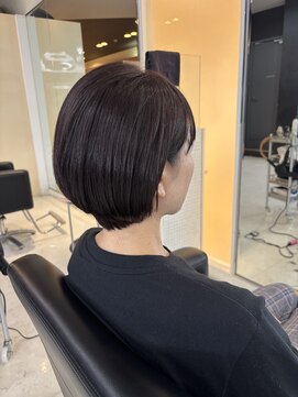 シャンプーボーイエイムス(SHAMPOO BOY aims) 大人の耳掛けショートボブ