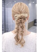 ストゥー(StueW.)&nbsp;お呼ばれパーティーヘアセット11/ヘアメイク/ブリーチ/レイヤー