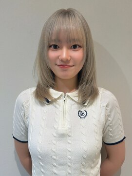 アリュア(Allure) ホワイトベージュ