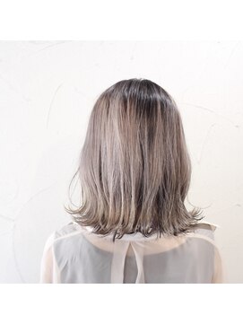 デコヘアーフラッペ(DECO HAIR frappe) グレージュのグラデーションカラー