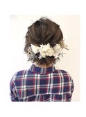 ショートヘアでもできます◎お花が可愛いゆるふわハーフアップ