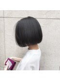 重たく見せない黒髪ボブ