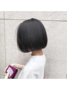 アクト 原宿(ACT) 重たく見せない黒髪ボブ