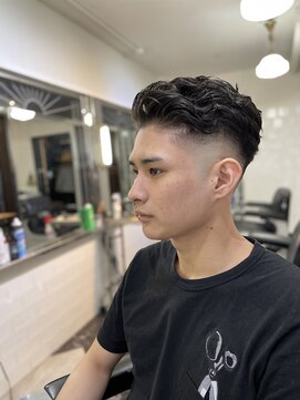 メリケンバーバーショップ フクオカ(MERICAN BARBERSHOP FUK) 本格スキンフェードバーバースタイル
