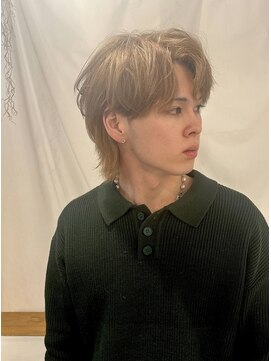 ミモザワークス(Mimosa Works) コンマバング、ウルフヘア、ブロンドで　韓国ヘアに