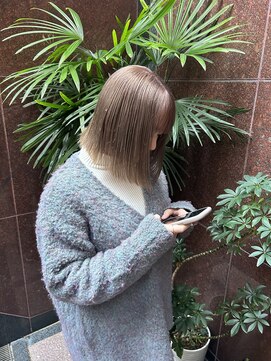 キュリオ(CURIO) ミルクティーグレージュ×切りっぱなしヘア