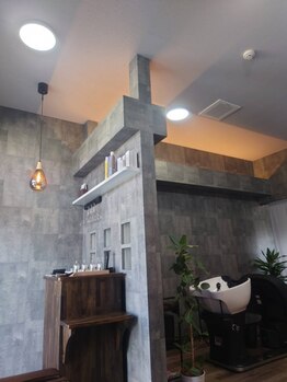 ヴァローグ(Valorg)の写真/オシャレと通いやすさが両立された”Valorg”は毎日が楽しくなるような、新しい自分に出会える場所です＊