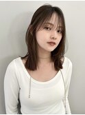 鎖骨ミディアムレイヤーカット　シースルーバング　アッシュ