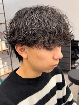 エルマーク 梅田(L-MARK)&nbsp;スパイラルパーマツイストパーマアップバング短髪メッシュ