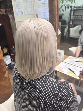 アン(Hair make un) 【ホワイトベージュ】
