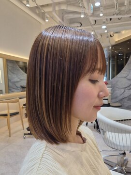 ソワネ 表参道(soigne) 表参道酸性ストレート艶髪ミディアムレイヤーアッシュグレー30代