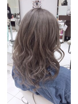 ケンジ 平塚 アネッタ(KENJE annetta) 大好評!!ホワイトティーアッシュ×グレー